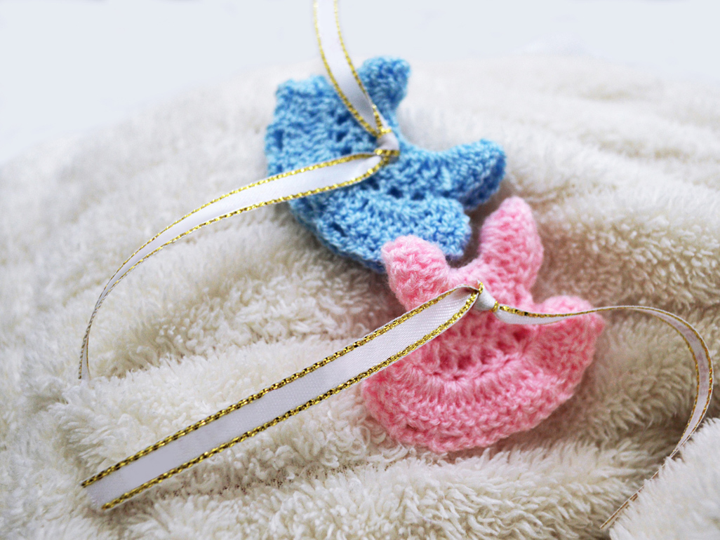 Blue and pink knitting patches